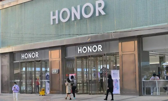 雖然已經獨立，但很多消費者還是會將榮耀與華為綁定。來源：視覺中國