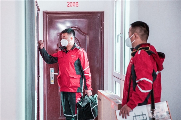 京東<a href=http://m.czrsq.cn/ target=_blank class=infotextkey>家電</a>家居全面升級以舊換新服務(wù) 京東618首日成交額同比增長160%